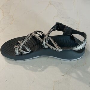 Chaco Strappy Classic Hiking Sandals                Women’s  Size: 10